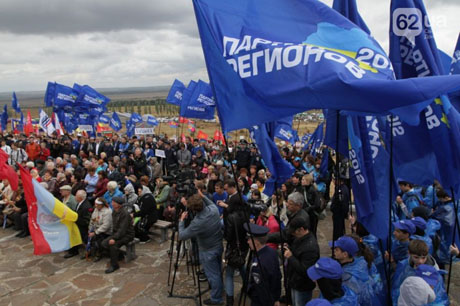 На торжества съехались учителя и школьники На торжества съехались учителя и школьники