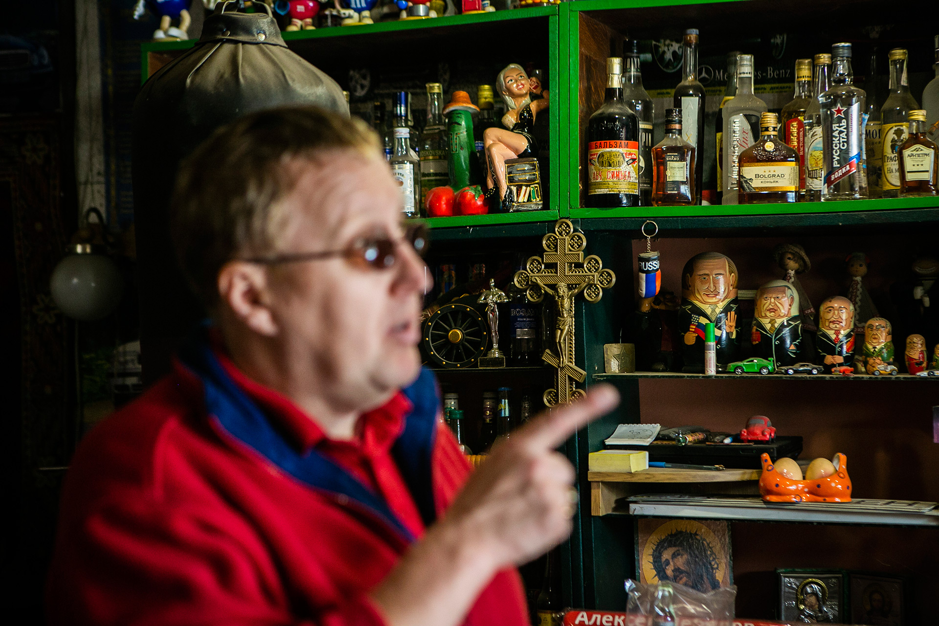 Гаражи Алексея похожи на сувенирные лавки