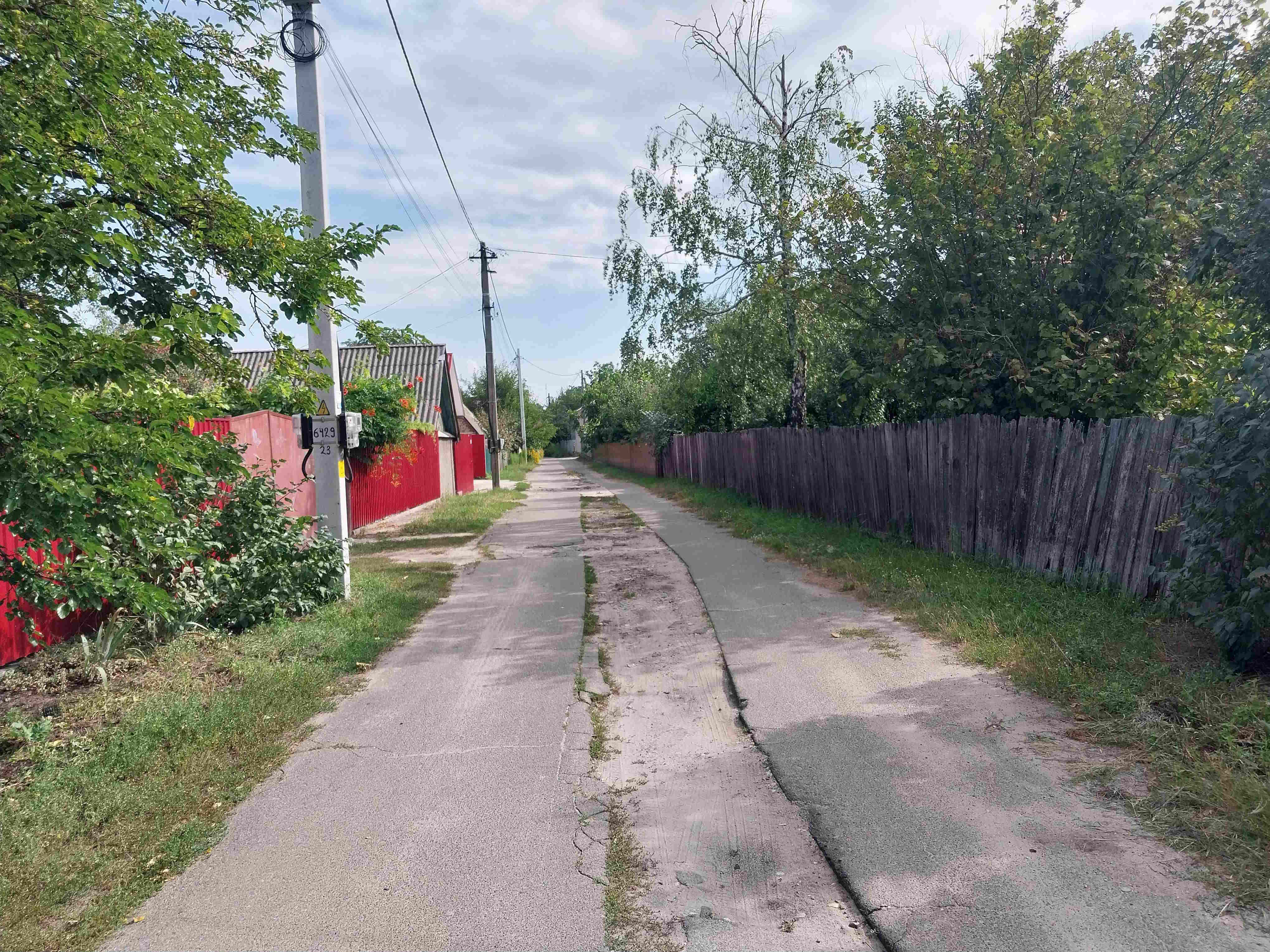 З прес-релізу КМДА: Нова назва символізує нашу повагу і вдячність до всіх захисників України, які в лютому 2022 року мужньо захищали, а згодом звільняли острів Зміїний