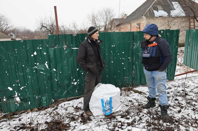 У Часовому Яру FPV-дрон влучив в авто волонтера гуманітарної місії 