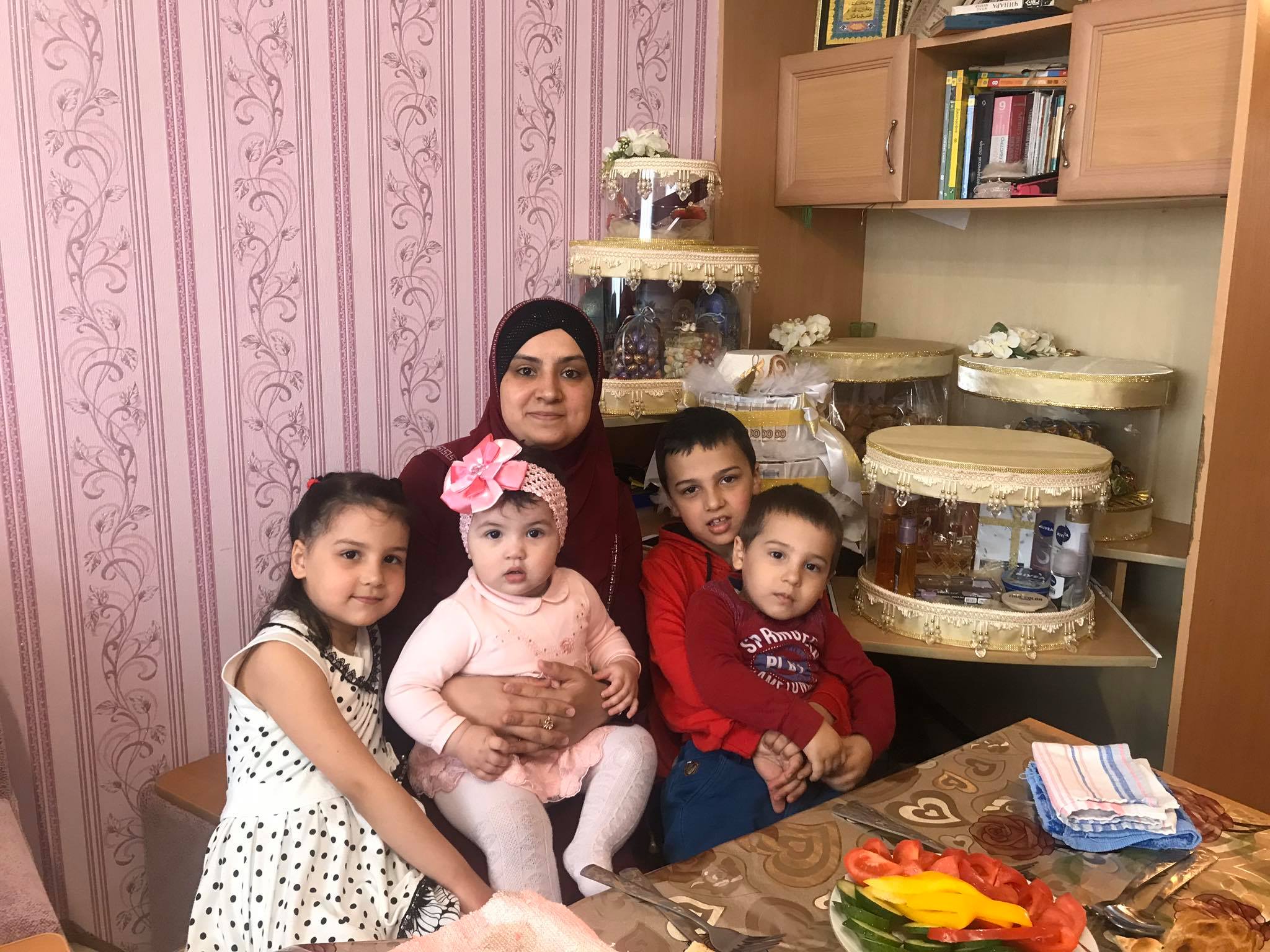 Майє Мустафаєва з дітьми