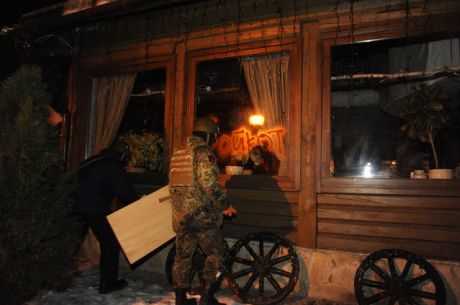 Бойкот - написали зловмисники на вікнах ресторану