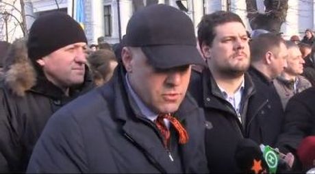 Тягнибок на шествии, скрин-шот