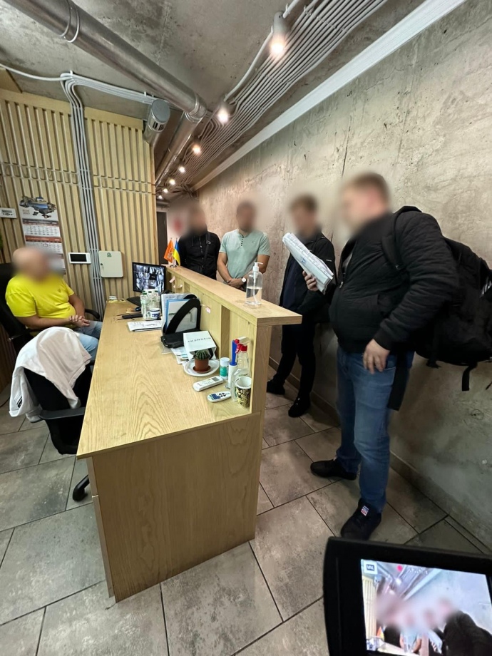 обшуки у справі обвалу мосту в Києві, фото: Київська міська прокуратура