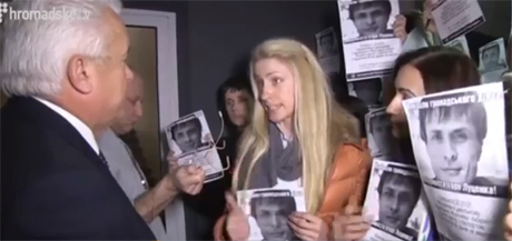 Регионал Олейник заявил, что подаст депутатское обращение в СБУ и МВД по поводу пропавших активистов. Скрин-шот прямой трансляции