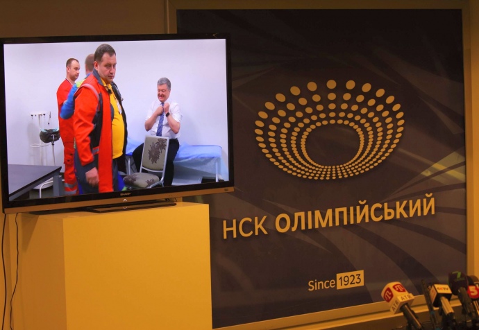 Як Порошенко здав аналізи перед камерами