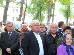 Башун з Євстифєєвим приїхали на День селища Коцюбинське, аби оглянути свої тисячі гектарів Башун з Євстифєєвим приїхали на День селища Коцюбинське, аби оглянути свої тисячі гектарів