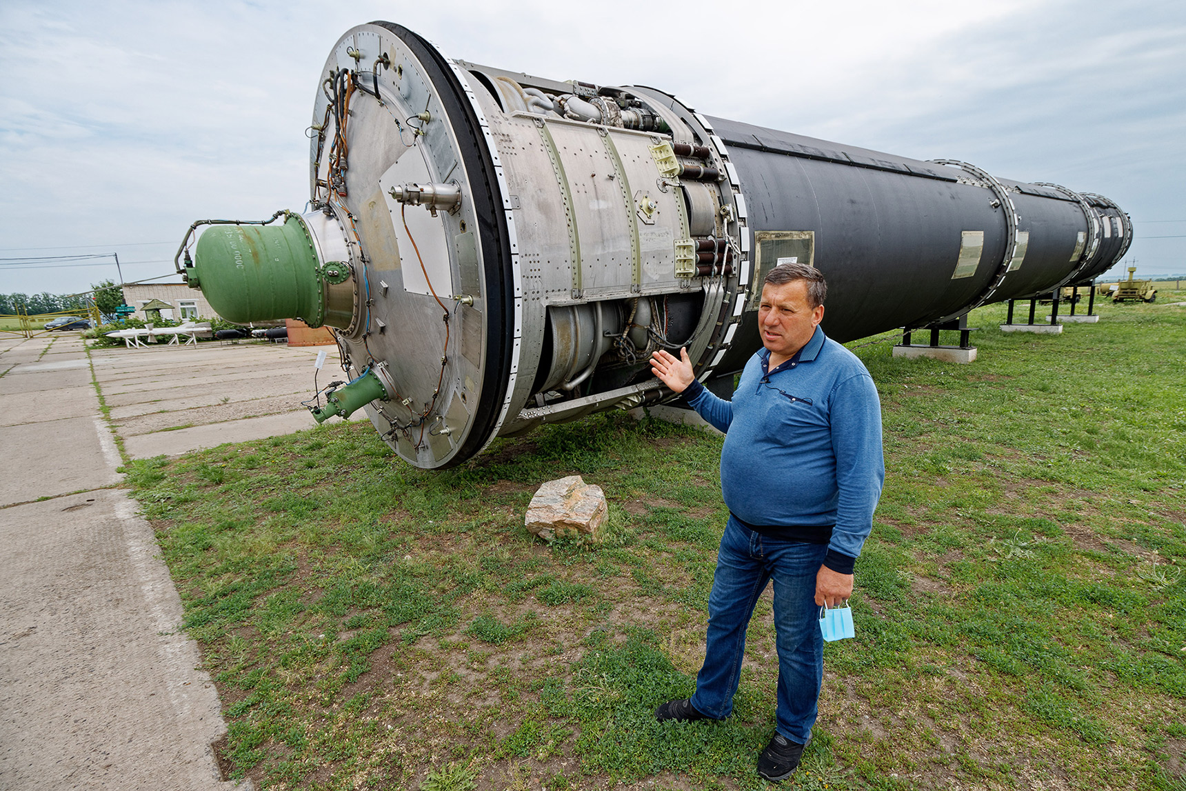 Зеленые выпуклости внизу ракеты – отсеки для пороха, который выталкивает ее из шахты