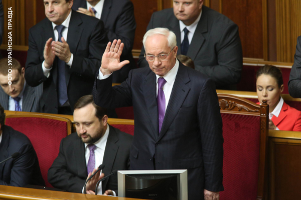 Прмєр таки прибув до парламенту Прмєр таки прибув до парламенту