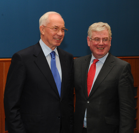 Азаров із Гілмором. Фото прес-служби уряду Азаров із Гілмором. Фото прес-служби уряду