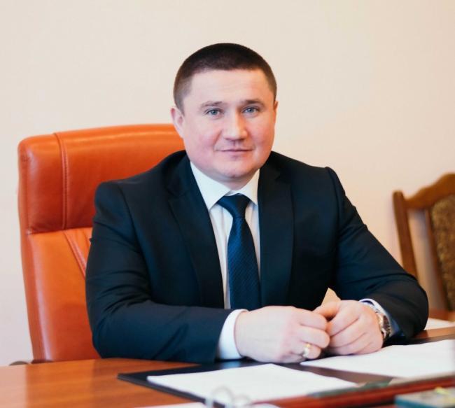 Роман Мигаль покинув посаду за власним бажанням після звинувачень у корупції. 