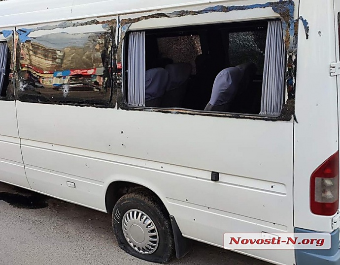 Понищена маршрутка внаслідок обстрілу