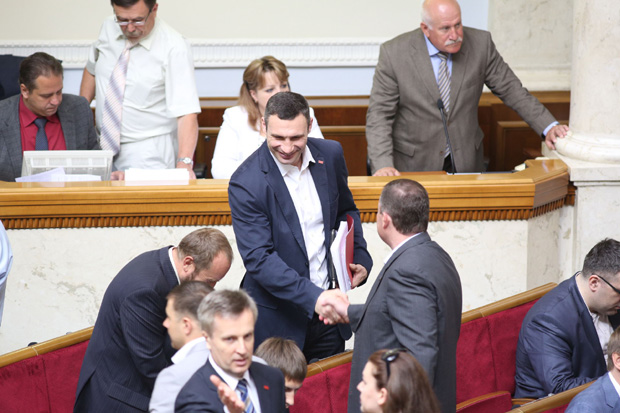 Лідер фракції Удар Віталій Кличко збирав своїх депутатів Лідер фракції Удар Віталій Кличко збирав своїх депутатів