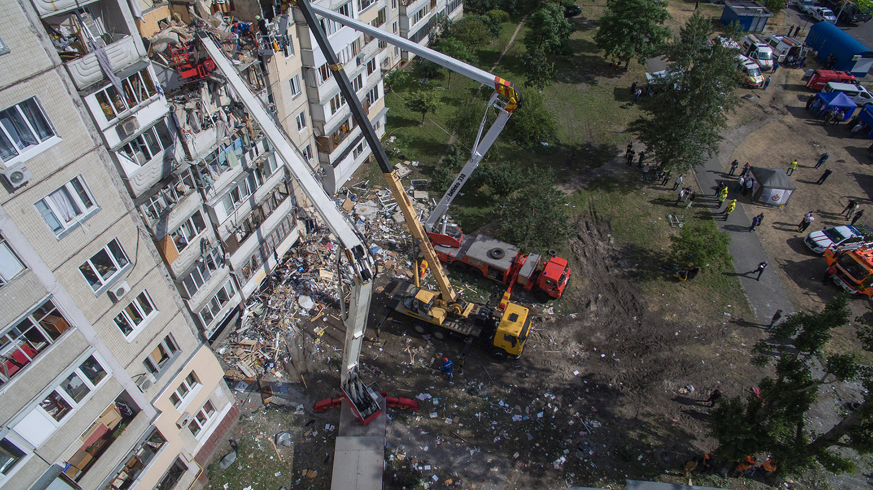 По данным на 23 июня, под завалами нашли пятерых погибших. Самому младшему было 29 лет. Самому старшему – 77