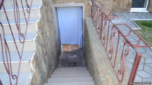 У будівлю Меджлісу в Херсоні кинули гранату - вибило двері в підвал