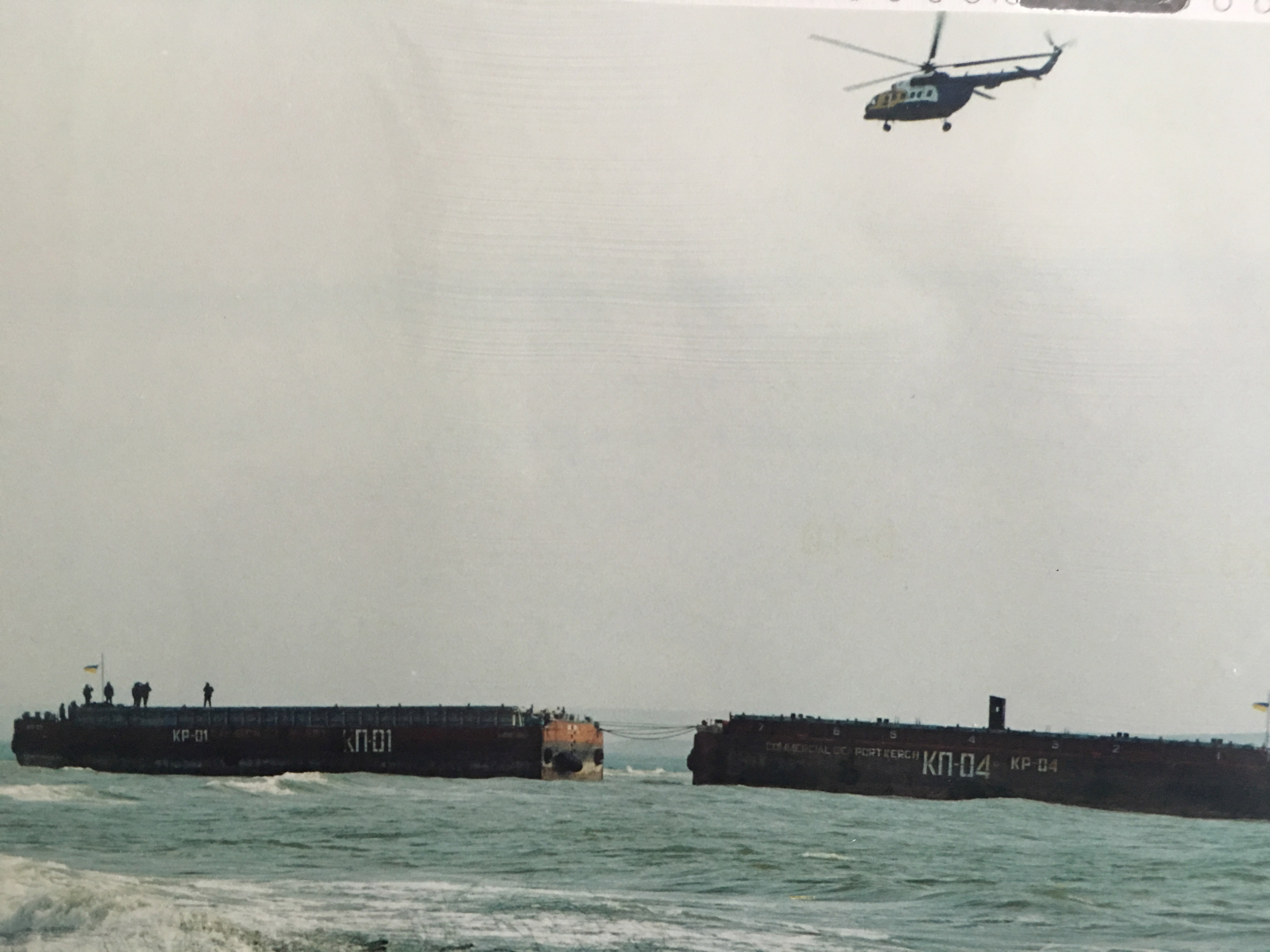 Михайло Коваль: Ми загнали ліхтера буксиром в промоїну, з'єднали і посадили на них курсантів нашої прикордонної академії. Ці ліхтера стали як «велика китайська стіна» на шляху до Тузли