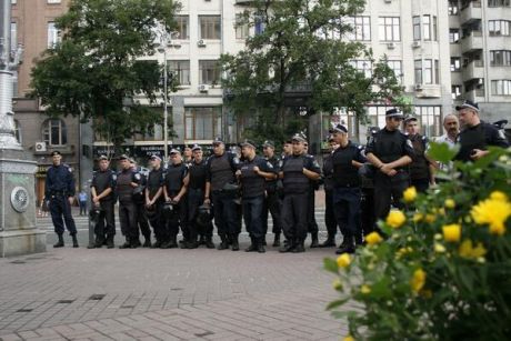Беркут охороняє мітинг Свободи Беркут охороняє мітинг Свободи