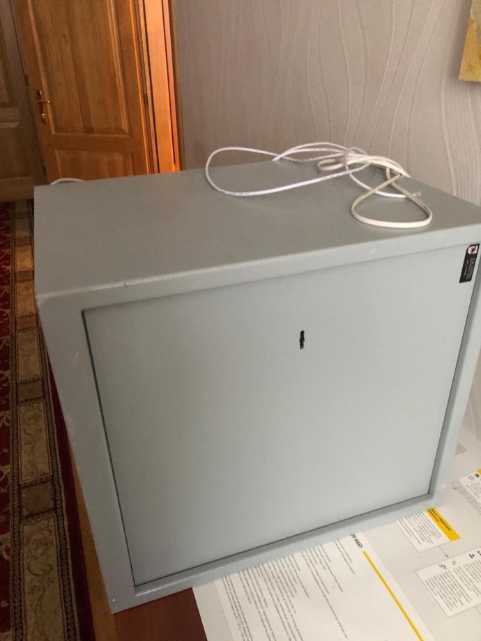 Той самий сейф. Зараз його вивчають спеціалісти