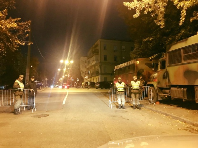 Вул.Лютеранську у Києві перекрили на дальніх підступах до Банкової.