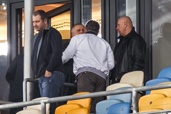 Фирташ целовался с Суркисом Фирташ целовался с Суркисом