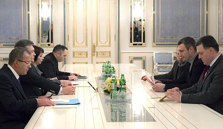 Кличко, Яценюк і Тягнибок - на переговорах у Януковича