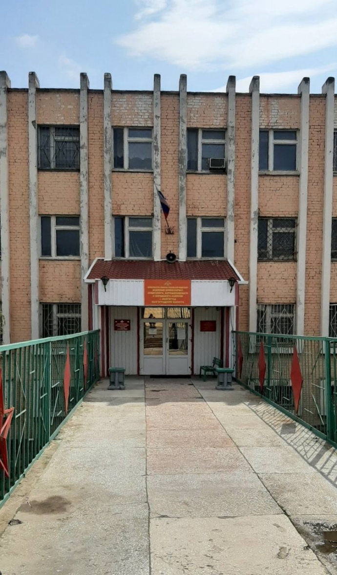 Военкомат в Волгограде, котоырй попытались поджечь ночью 15 мая