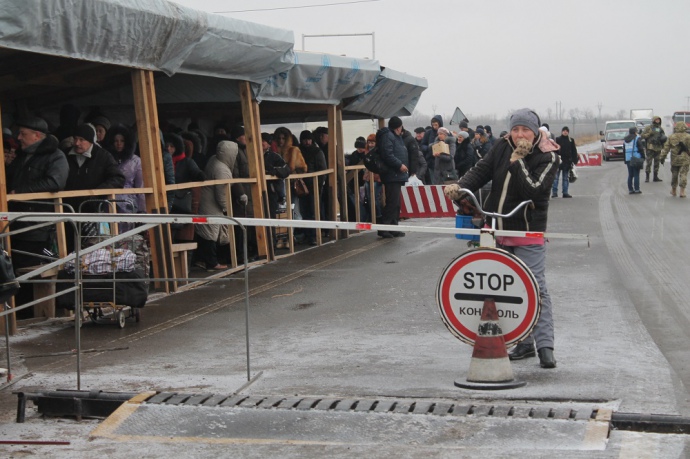 Вадим Черниш: Протягом місяця через контрольно-пропускні пункти в обидва боки переміщується 700 тисяч осіб, свідчить, що у нас і далі зберігається зв'язок між людьми. І це варто стимулювати