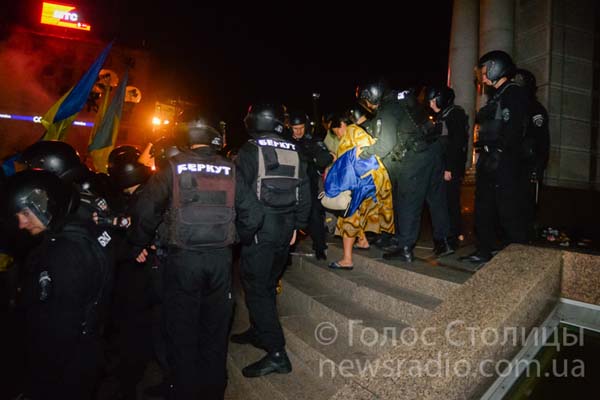 Беркут виносив навіть жінок Беркут виносив навіть жінок