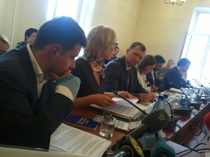 (Зліва направо) Сергій Алєксєєв, Людмила Денісова, Андрій Мамалига