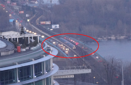 Потяг рухається у бік Хрещатика станом на 17:29