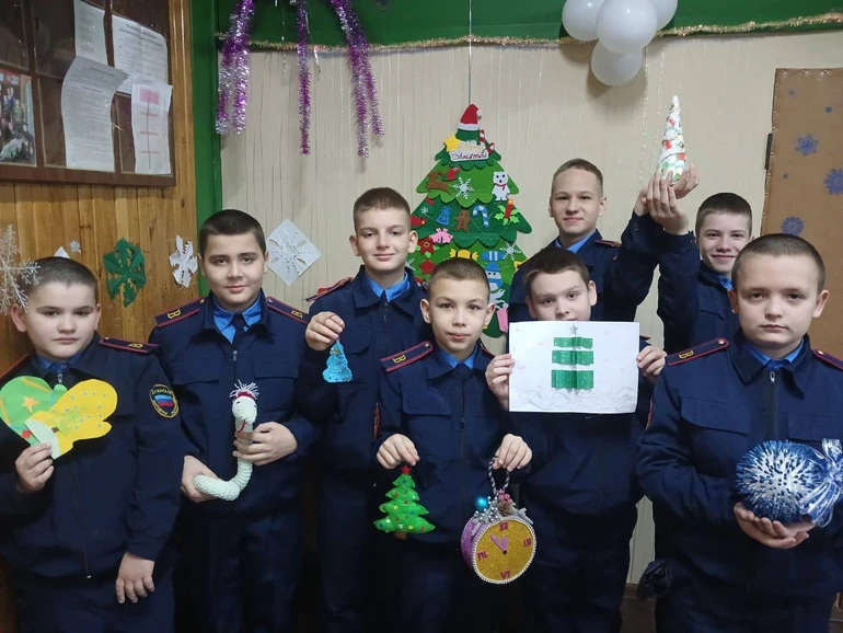 Cadets in the Luhansk Cossack Corps wrote letters to 