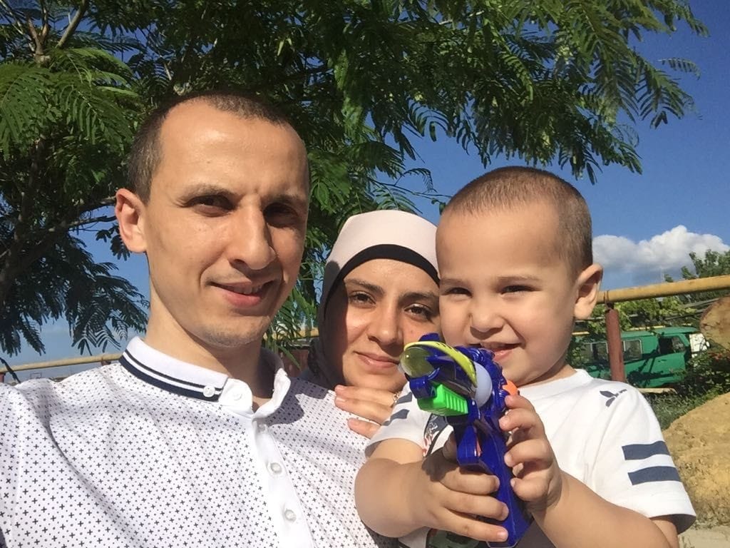 Сервер Мустафаєв з дружиною Майє та сином