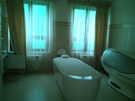 Барокамера и массажные столы