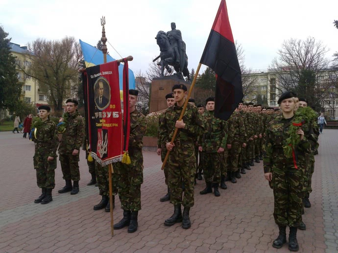 У 1999-му році бойове крило КУНу