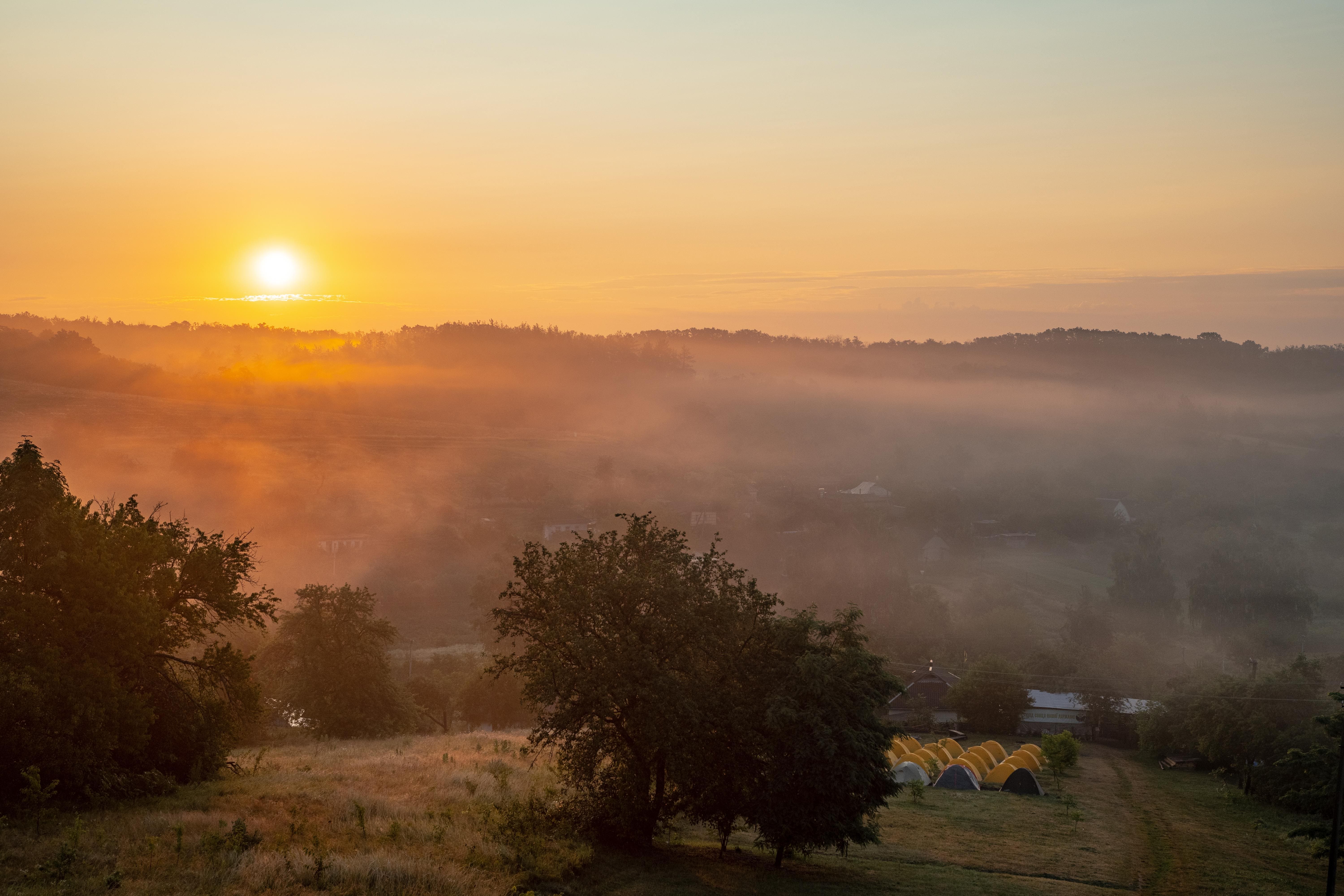Місцевість Холодного Яру нетипова для центральної України. Більше схожа на Прикарпаття