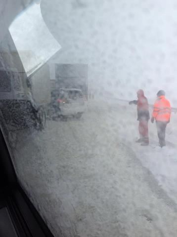 Яценюк їде в Ужгород. Фото з Facebook Яценюк їде в Ужгород. Фото з Facebook