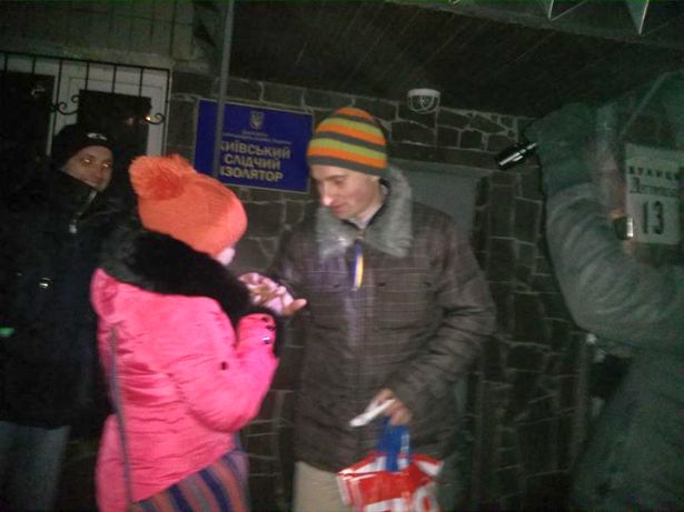 Возвращение обручального кольца любимому революционеру. Фото из Facebook Леси Мамчич Возвращение обручального кольца любимому революционеру. Фото из Facebook Леси Мамчич