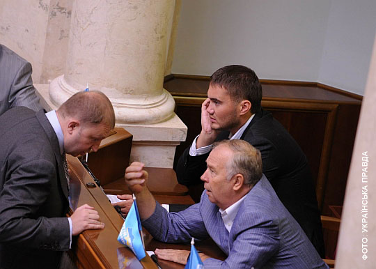 Янукович-молодший і медовий місяць не догуляв