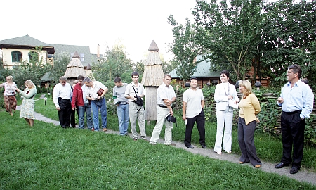 Пасіка в дворі. Фото Михайла Марківа