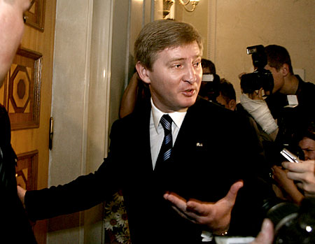 Ринат Ахметов сьогодні ніби перший раз у перший клас