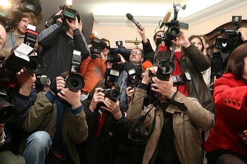 Ажіотаж під дверима Луценка