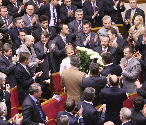 Білі троянди - від Турчинова