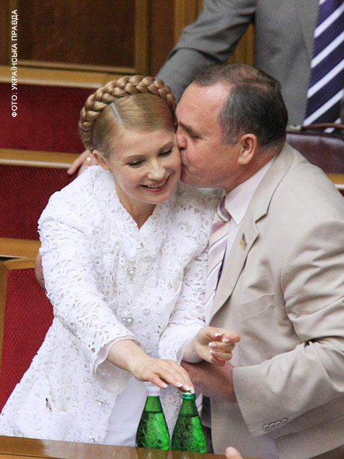 Юлію Володимирівну ледь не задушили в обіймах і поцілунках